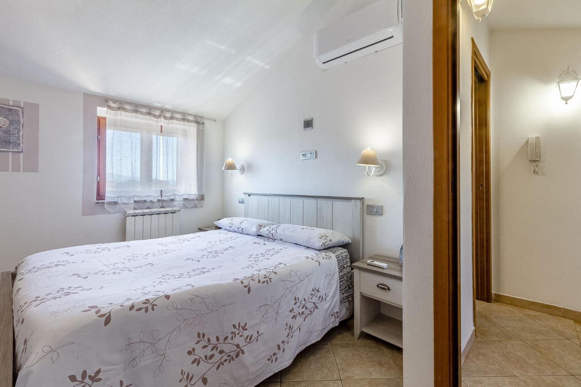 Charlotte Apartment - For Family And Groups Porto Torres Exterior foto