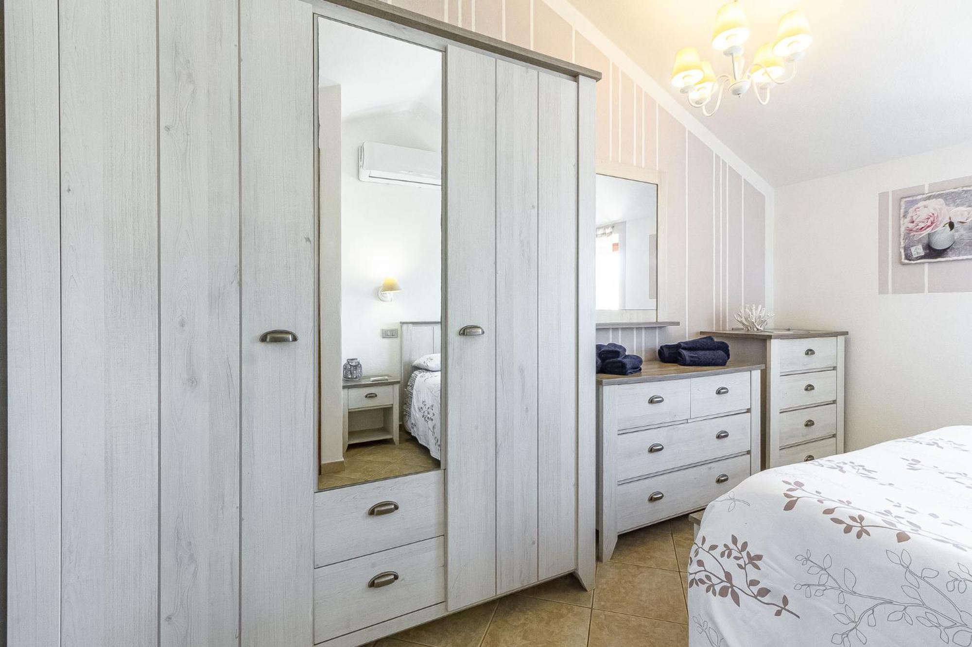 Charlotte Apartment - For Family And Groups Porto Torres Exterior foto